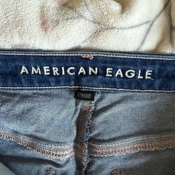 American Eagle Outfitters Ripped Blue Boyfriend Jeans - Picture 3 of 4
